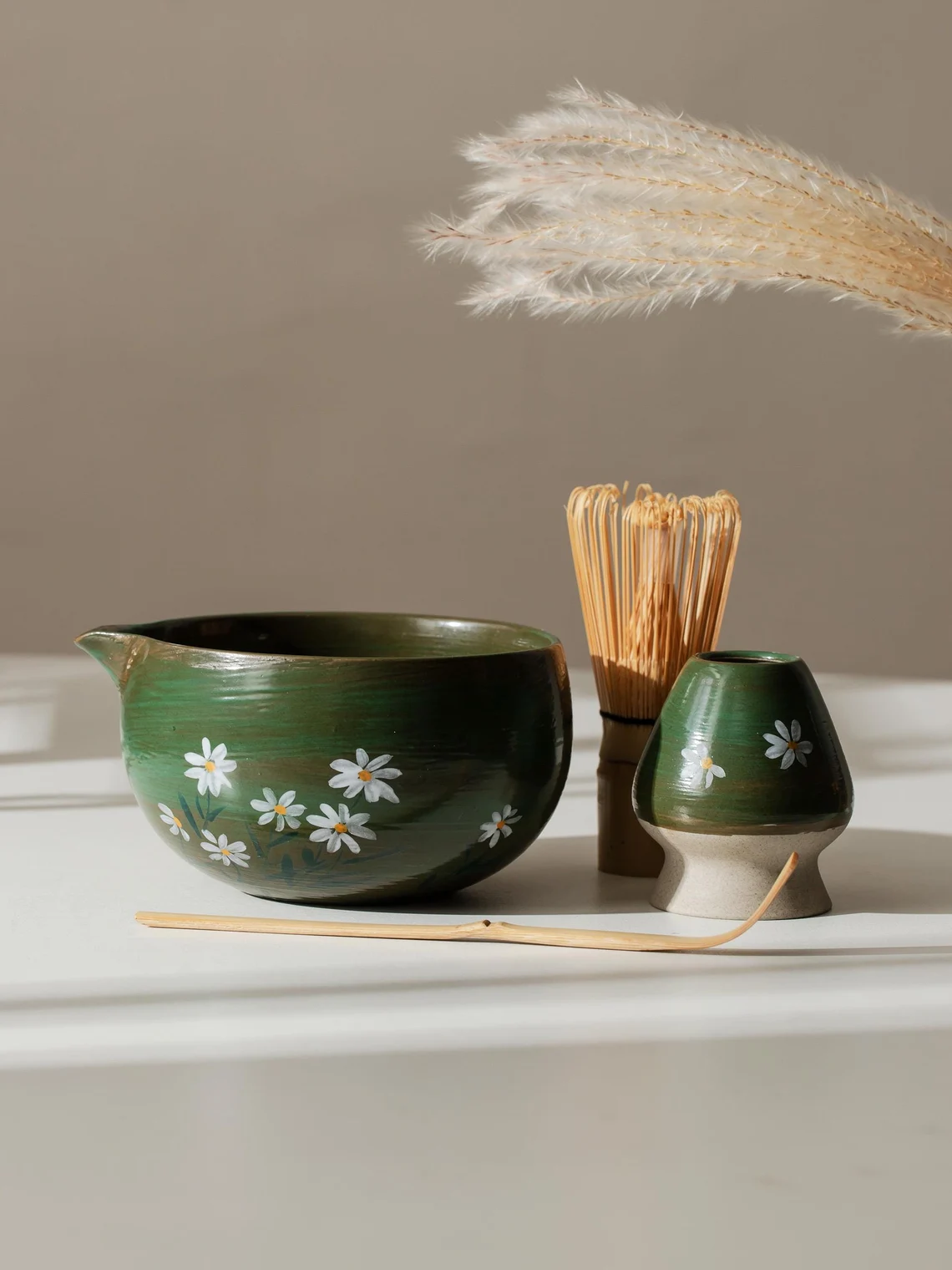 Zeleni matcha set sa bambusovom metlicom
